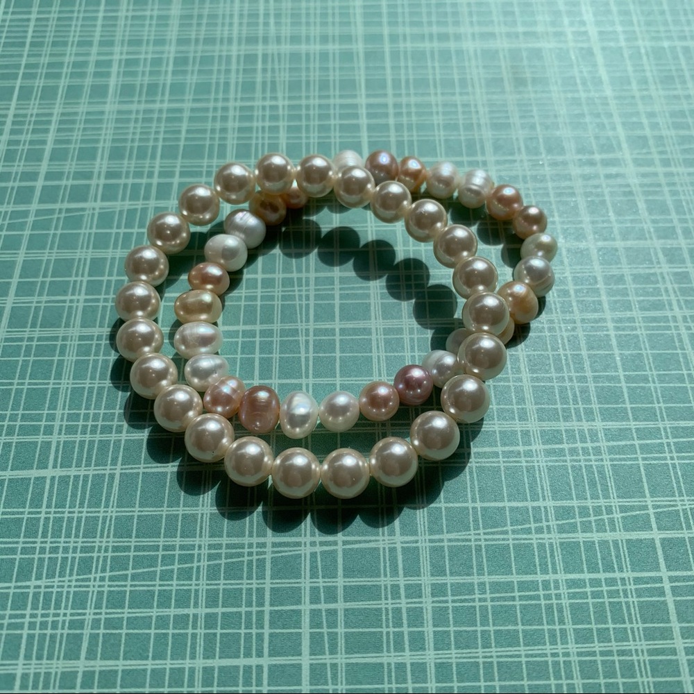 Handcrafted synthetic pearl bracelets, set of 2
